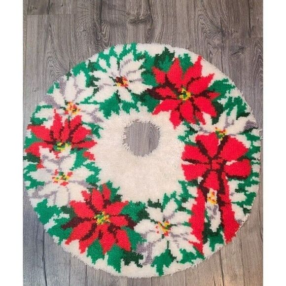 Vtg Latch Hook Christmas Tree Skirt Poinsettia 15" Completed Finished Xmas - Picture 2 of 5